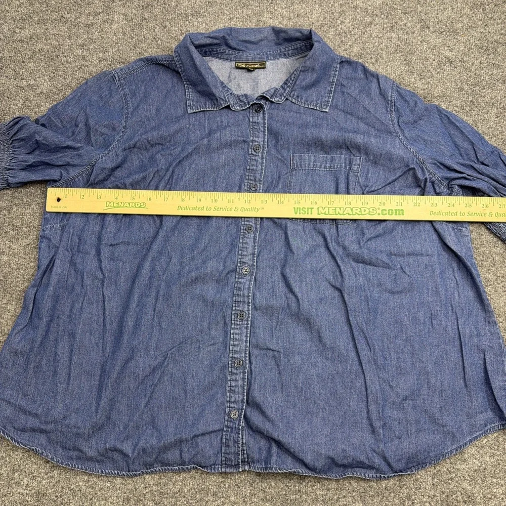 DG2 Diane Gilman Chambray Denim Shirt Women 2X Blue Smocked Sleeve Button Up - Picture 3 of 6